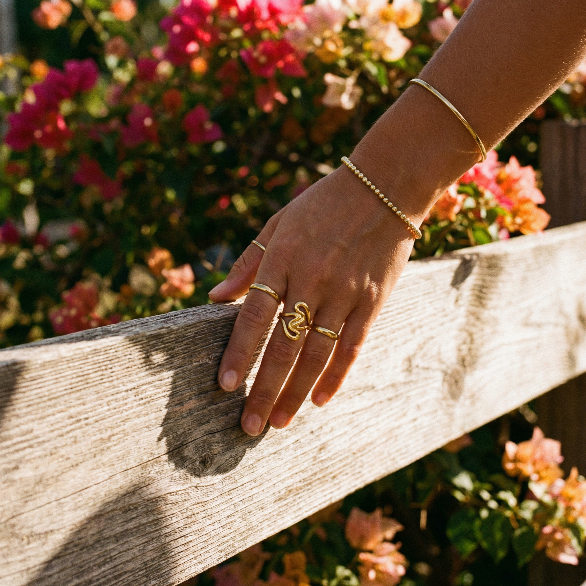 Forma Sculptural Ring – 14K Gold Waterproof